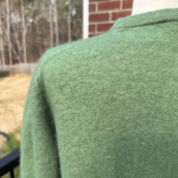 L Pure Cashmere Sweater  Green Excellent Condition - Picture 3 of 4